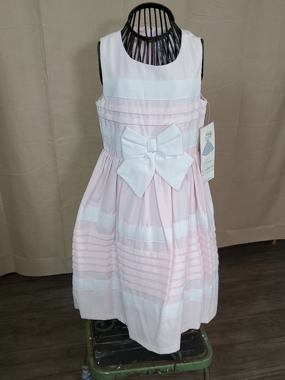 Rare Editions Pink and White Bow-Accent Formal Dress for Girls